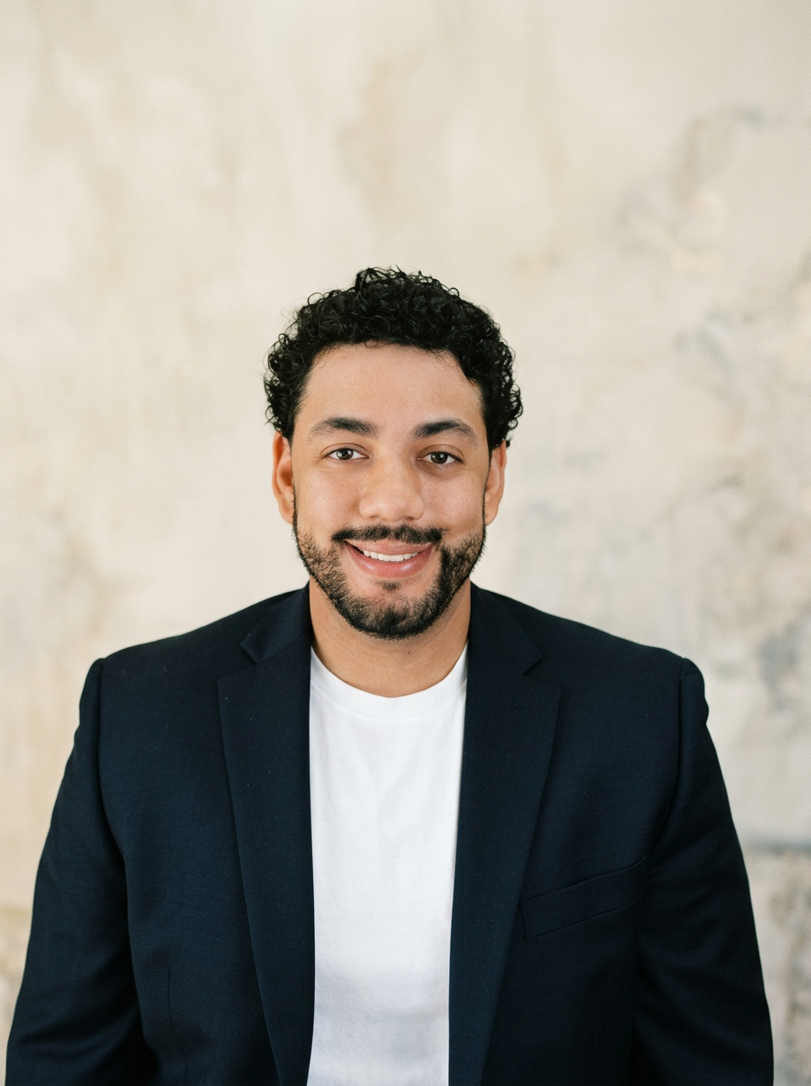 Portrait of Nico Perez, real estate agent at Woodbury Real Estate Advisors LLC
